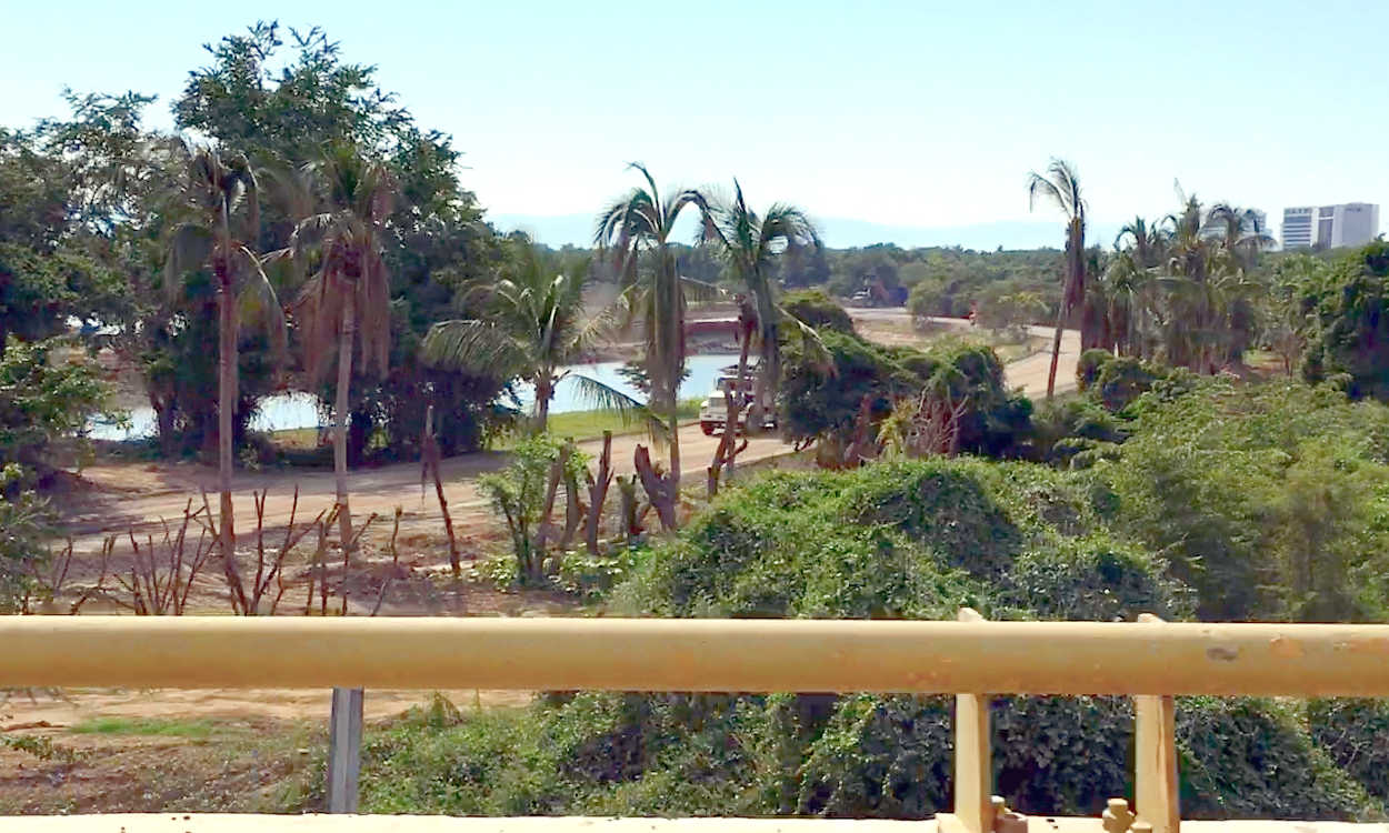New dredging is taking place between the Vidanta entrance and the Ameca River.  Water Park?  Who knows.  Stay tuned.... Subscribers View - 3/24/18