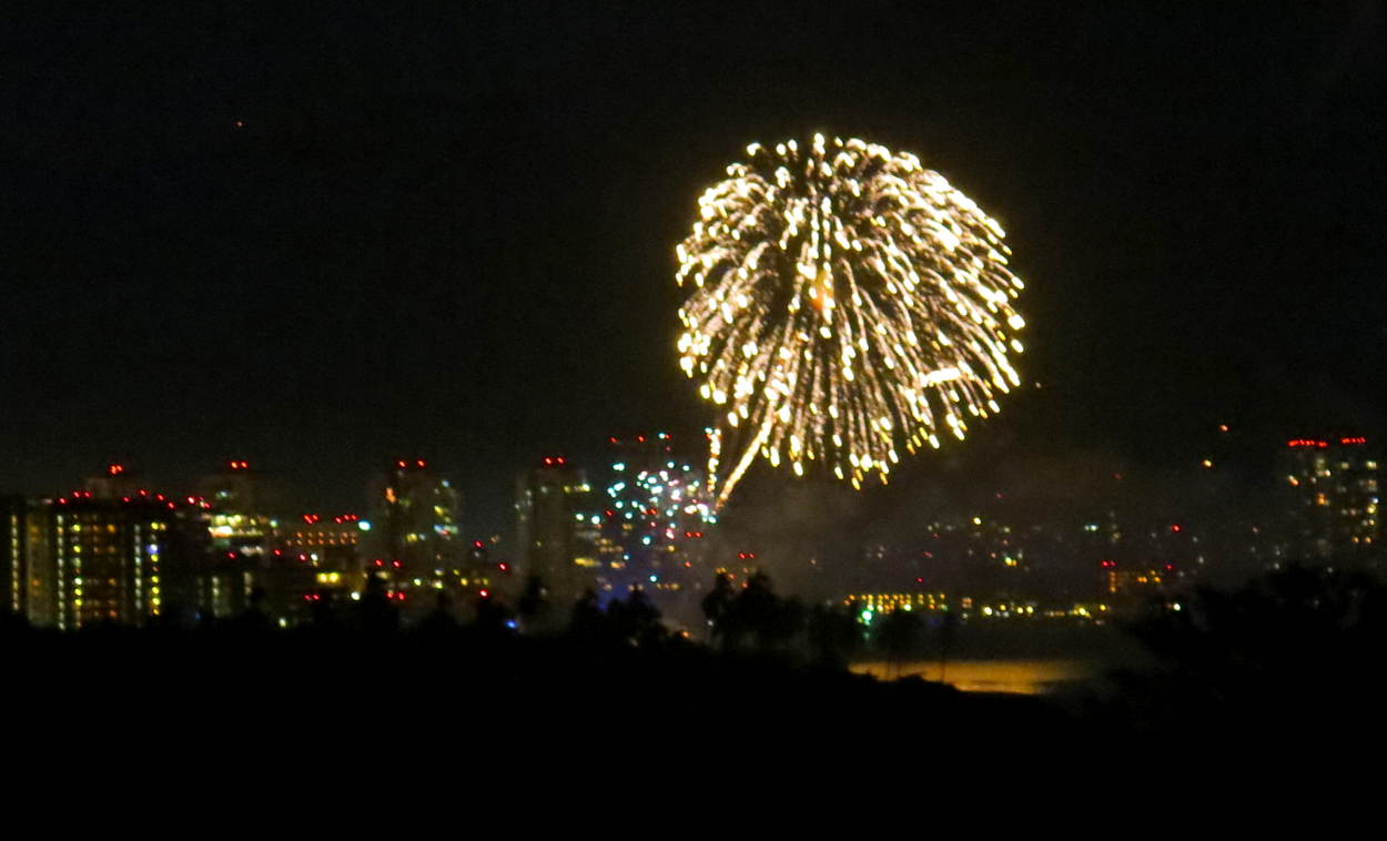 One of the only exploding displays from Marina Vallarta.!