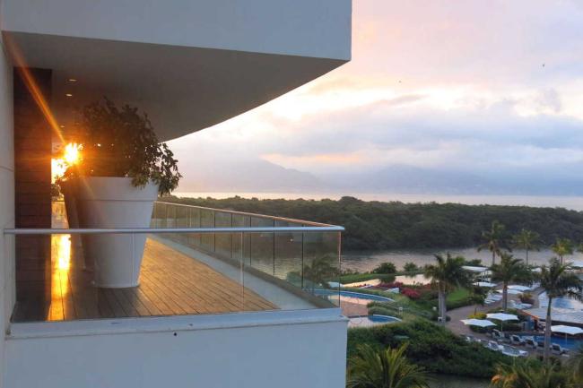 Decks on the end of the Punta Tower offer wonderful places to enjoy views of the ocean all points north and south.
