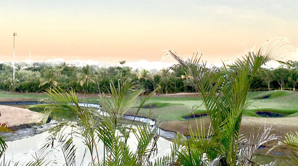 Vida Golf's first Executive Golf Course is under construction at Grupo Vidanta's Nuevo Vallarta, Mexico property.  This 10 hole, 3 par course is the firs Executive Golf Course to be offered by Vida Golf, and it will be challenging with water, bunkers and sloping fairways.