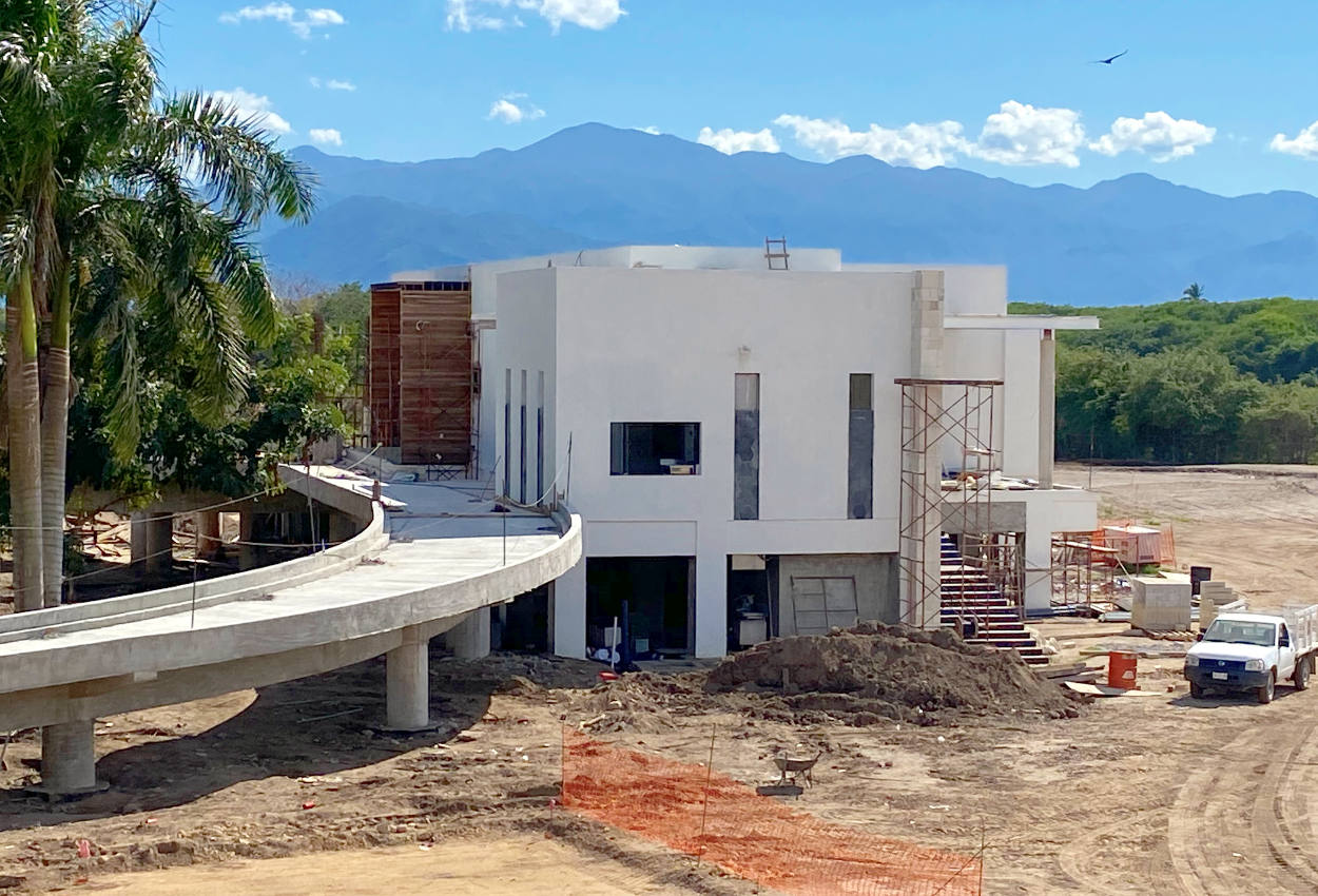 The Golf Academy looks like it will be accessible by a new bridge that will be built in order to connect the Jalisco Estates with the Luxxe Nuevo Vallarta.!