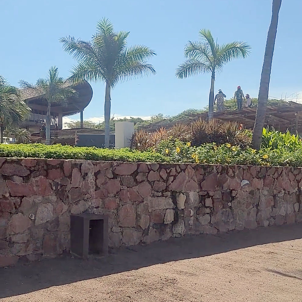 The Beach Club and other structures are under construction at Nuevo Vallarta now. Check out progress.... - Subscribers View -8/22/20
