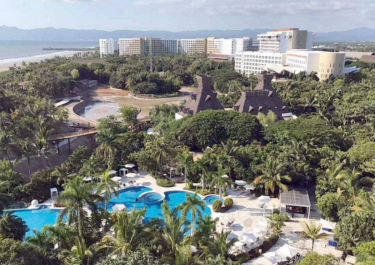 Jeff provides us with updated photos of Nuevo Vallarta. The changes along the beach will generate more traffic....maybe...Stay tuned.. - Subscribers View - 10/18/20