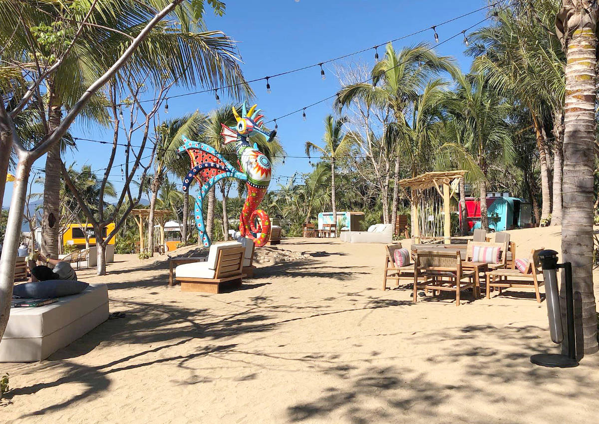 Lynn was in Nuevo Vallarta on December 25 through the 28th. She took many great photos of Beachland and shares them with us here. Enjoy - 12/31/21
